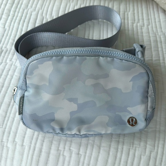 lululemon athletica Accessories - Lululemon everywhere belt bag in camo grey